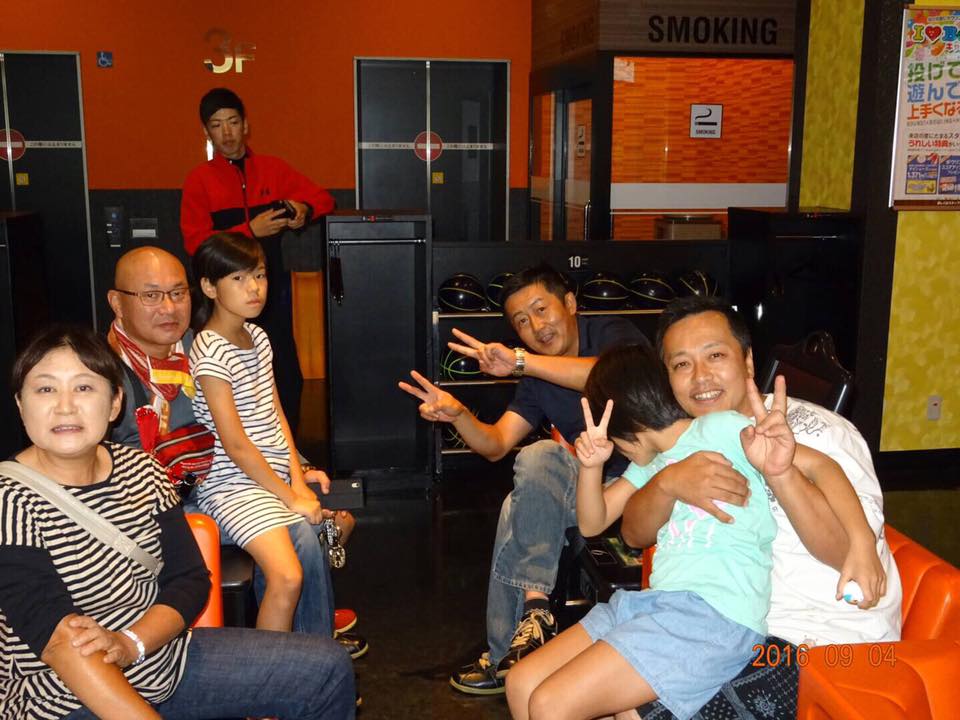 京都営業所にて従業員と家族含めてのボーリング大会を開催
