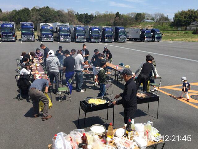 岡山勝央営業所にて、バーベキュー大会を開催致しました。