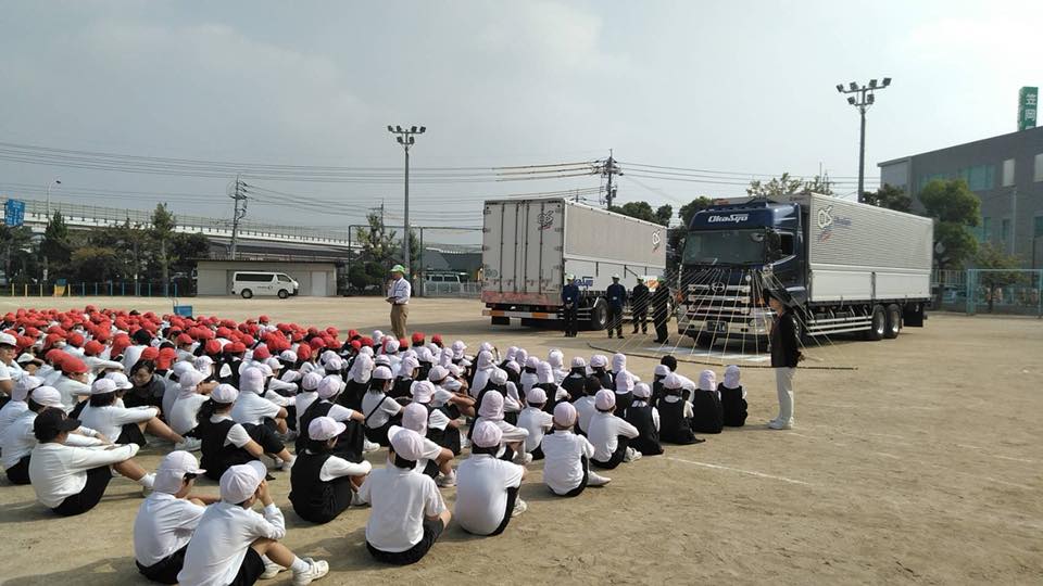 10月11日岡山市南区福浜小学校にて交通安全教室を開催