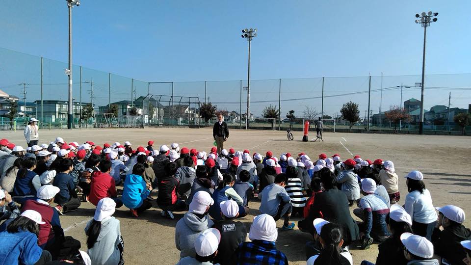 2017年11月15日岡山市中区操明小学校にて交通安全教室を開催