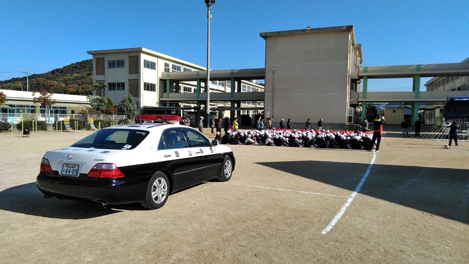 11月21日岡山市中区富山小学校にて初めての交通安全教室を開催