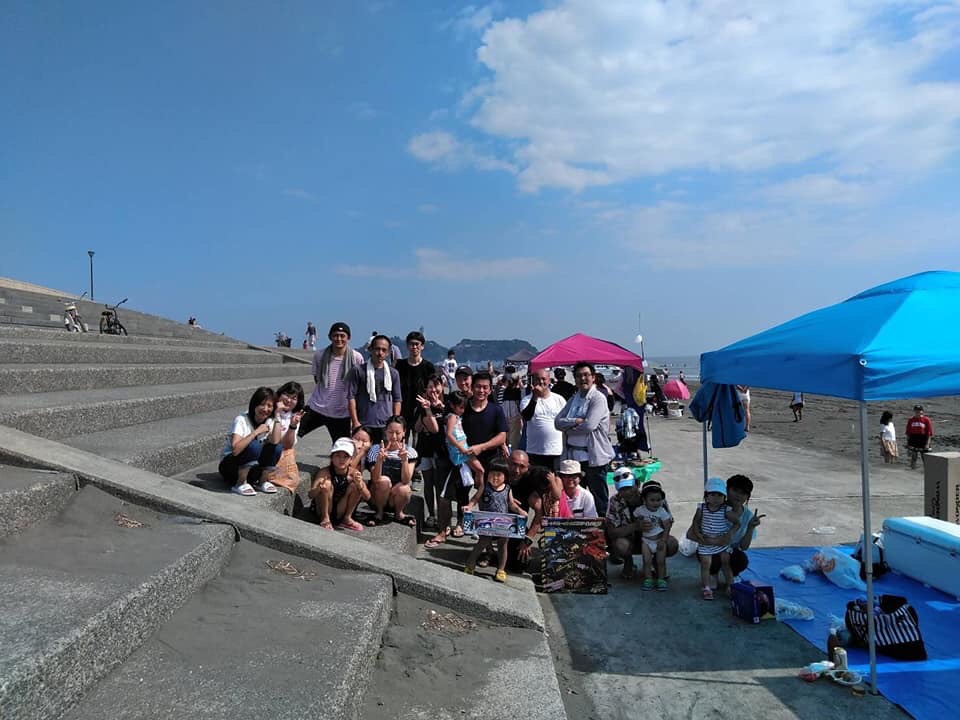 平成30年7月14日神奈川営業所で始めてのバーベキューを開催致しました。 神奈川営業所は神奈川県藤沢市に構え日本屈指の海水浴場茅ヶ崎海岸でバーベキュー致しました。 総勢30名集まり楽しくバーベキューが出来ました。 暑かったですが最高の場所でのバーベキュー来年も茅ヶ崎でしたいと思います。