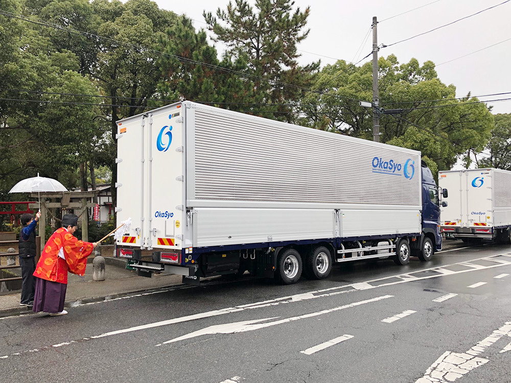 12月6日大型トラック納車