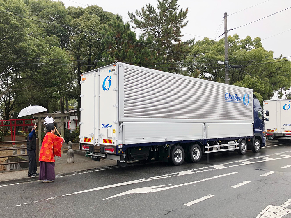 12月6日大型トラック納車