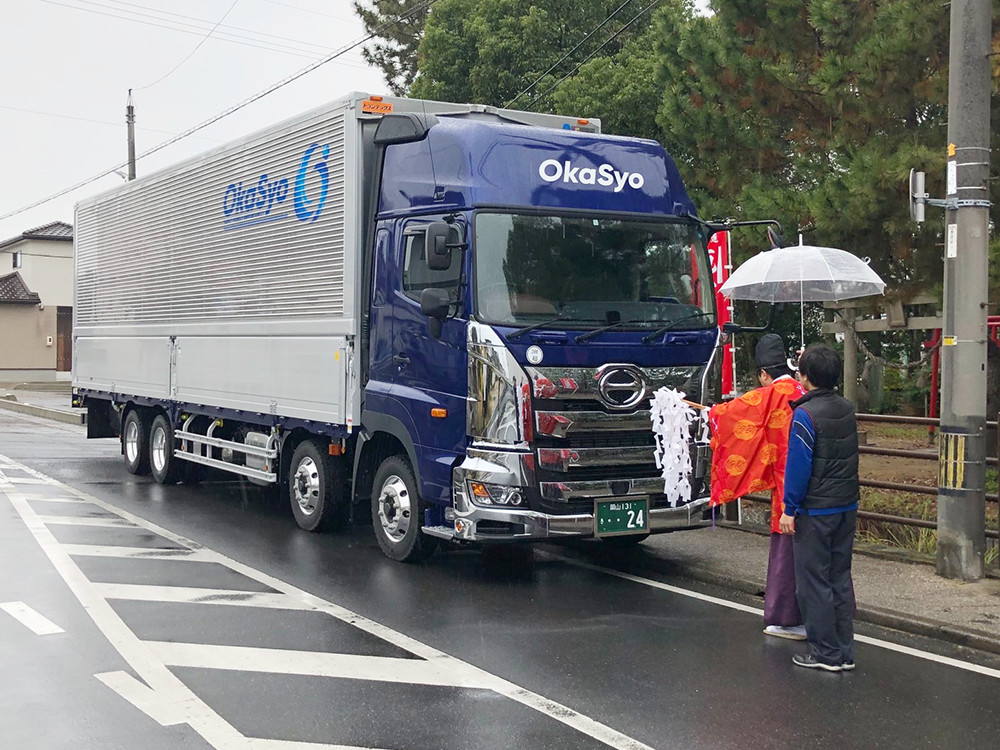 12月6日大型トラック納車