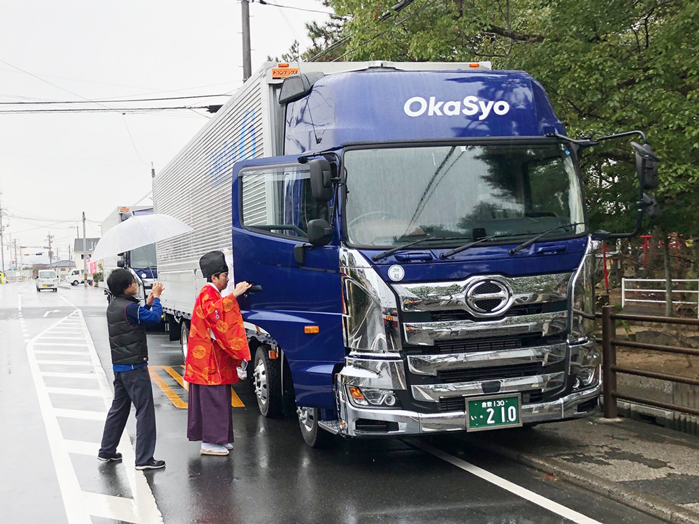 12月6日大型トラック納車