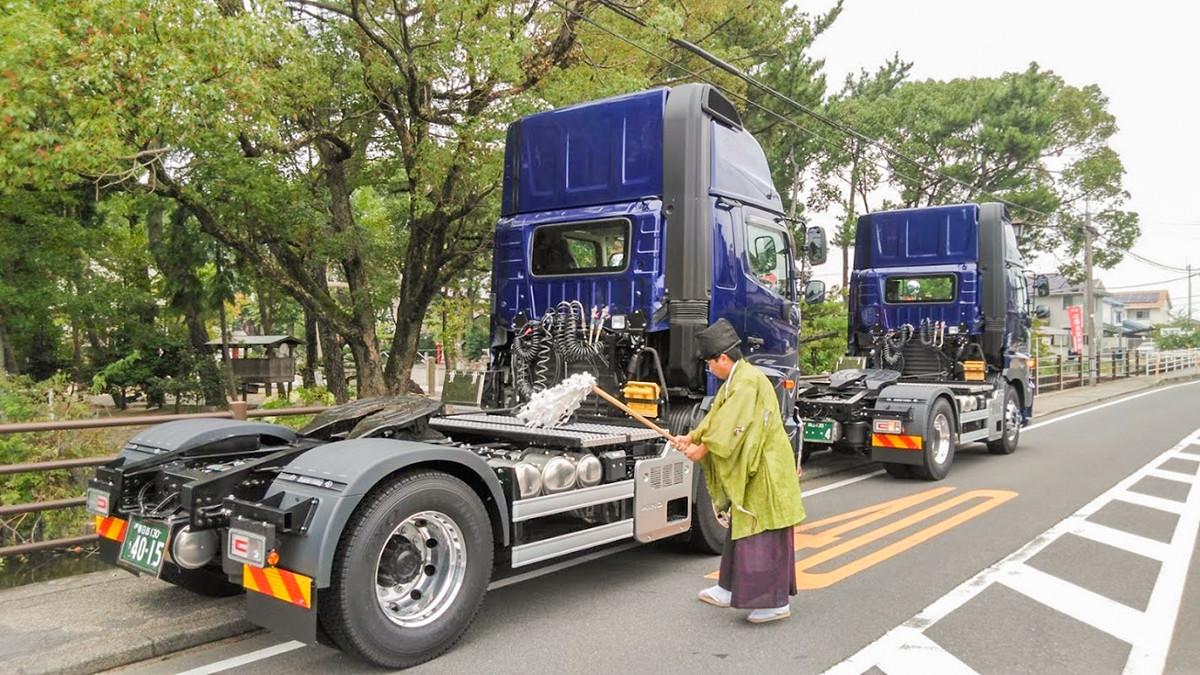 令和元年8月19日トレーラー安全祈願