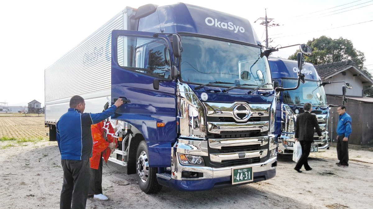 令和元年11月19日大型トラック4台納車