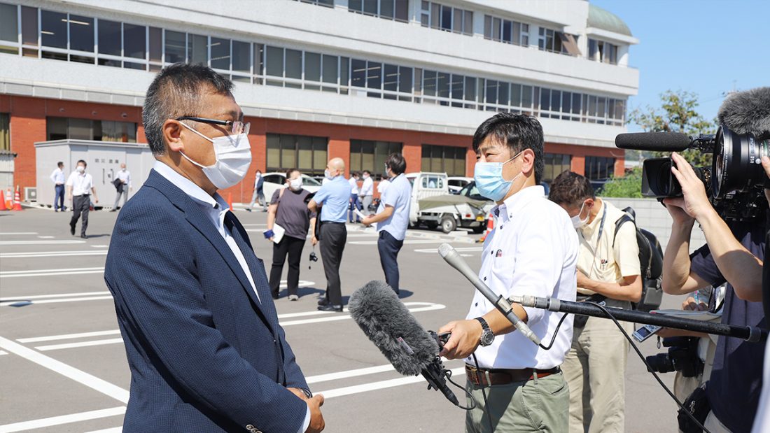 瀬戸内市ふるさと納税PRラッピングトラック出発式